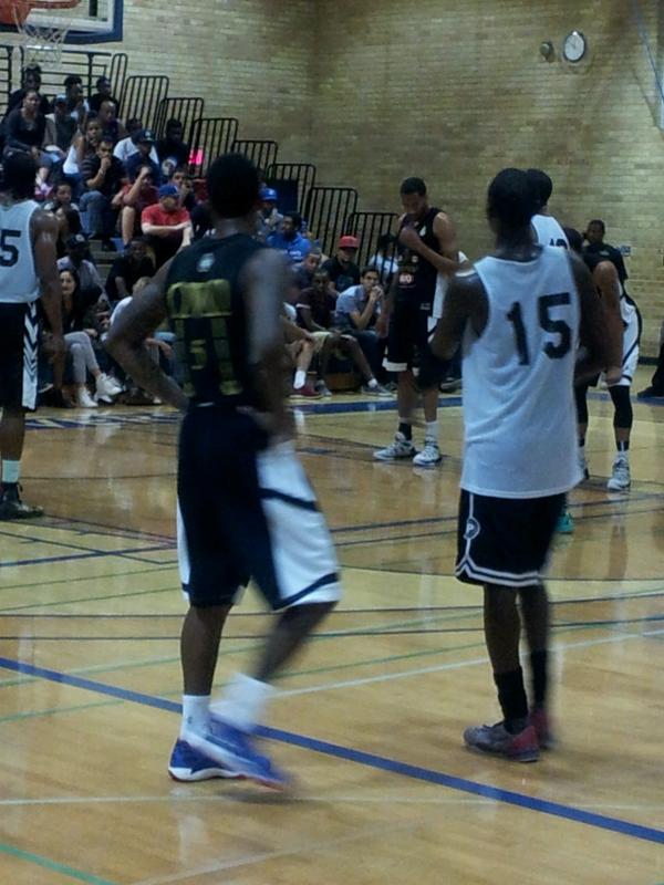 HHC_Douglas's tweet image. Jennings vs. Rauch it's been their show so far as both players keep this crowd entertained! #stepbacks #nolooks