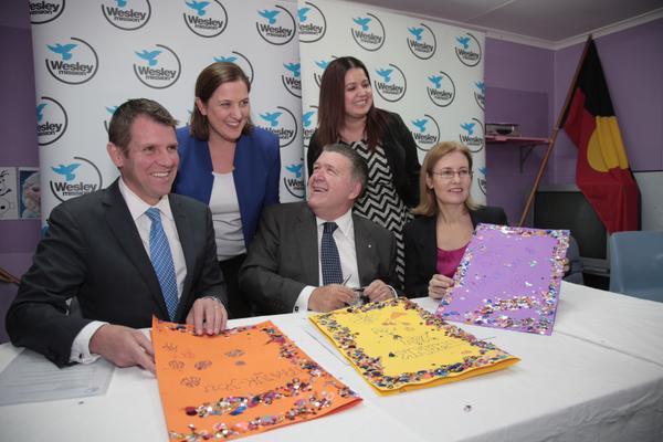 wesleymission's tweet photo. @mikebairdMP @wesleymission Garner @gabrielleupton received thankyou cards from children at Wesley Noreen Towers http://t.co/Rki7eA6IAr