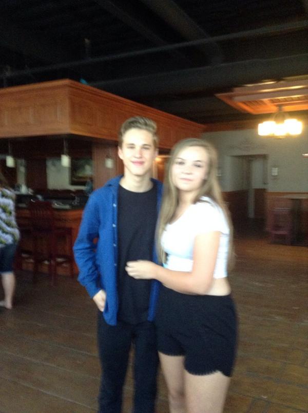 BeattyBrides's tweet photo. Personal pics with Ryan!! #RyanBeattyChicago http://t.co/OOojdskEkO