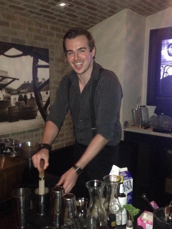 neapolis336's tweet photo. ASC COCKTAIL CLASS WITH KRIS DOYLE #cocktailclass http://t.co/cCvqAUiAOJ
