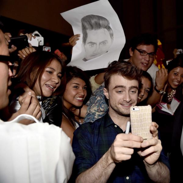 Jazzrockman's tweet photo. #DanielRadcliffeEnMexico #soloamigos? #Photo Fernando Aceves .@DiamondFilmsMex #selfie http://t.co/eQDzEGR0KX