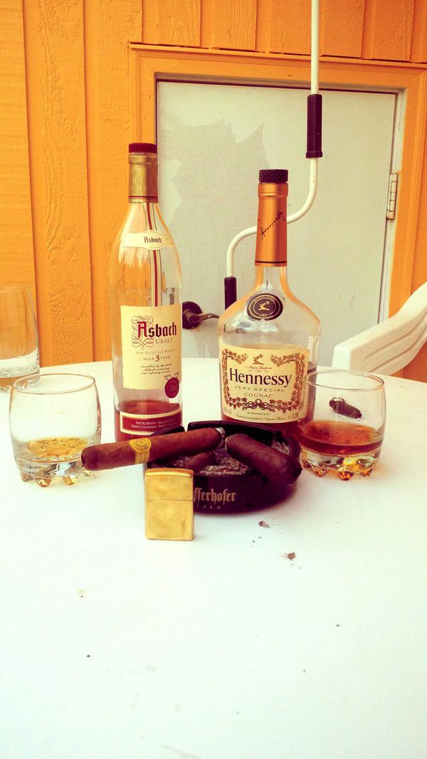 Starbauck's tweet photo. #cigara, #brandy and #congac great way to spend my uncles birthday. @RobSommerfeldt @traveldiaries this is next week http://t.co/JgfXjSAvqi