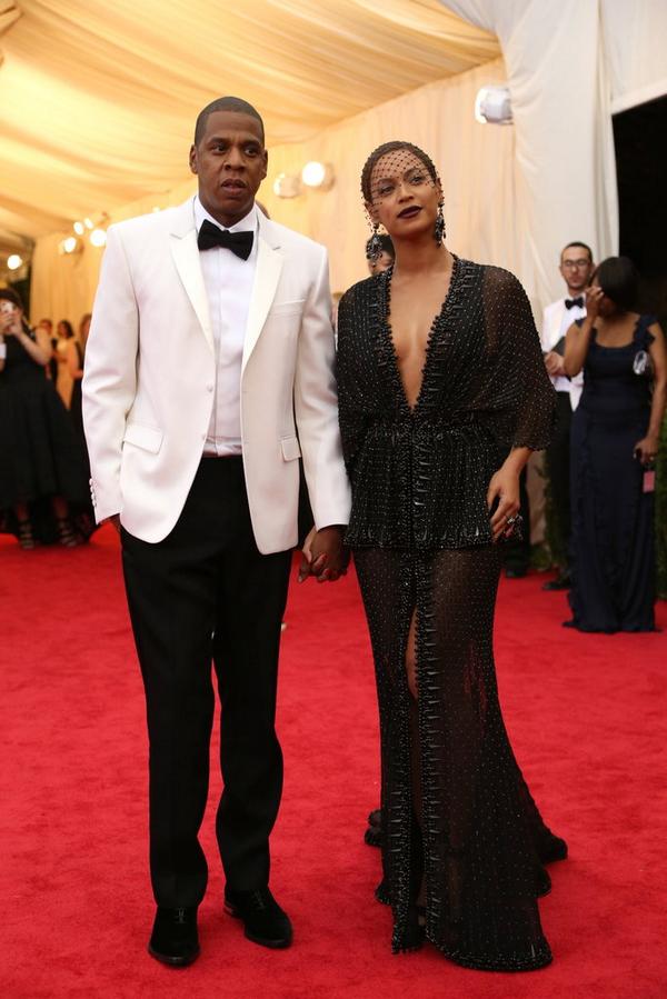 princesskeisha4's tweet photo. The strategically created Beyoncé Fashion Paradox (Photo: Josh Haner/NYT) http://t.co/OMa9aXxNwU http://t.co/DbLzJTdKgt