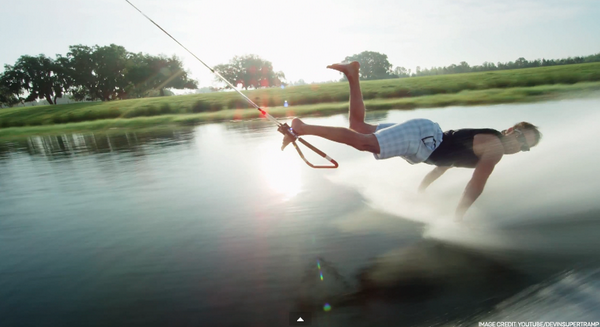 ScienceChannel's tweet photo. Walking on water is old news. Try push-ups on water! [Video] http://t.co/daFRiSiGU7 @devinsupertramp @KeithStOnge http://t.co/fTPB4vJvGO