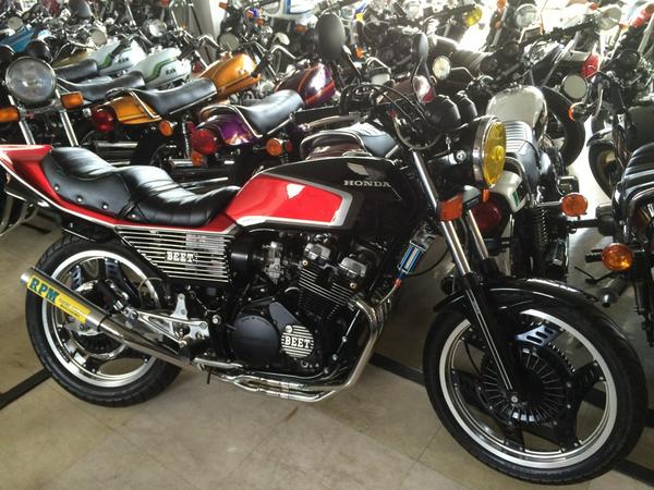 CBX400FF！CBRを跨いで大人気のCBXがアンコールで復活した通称”Ⅱ型