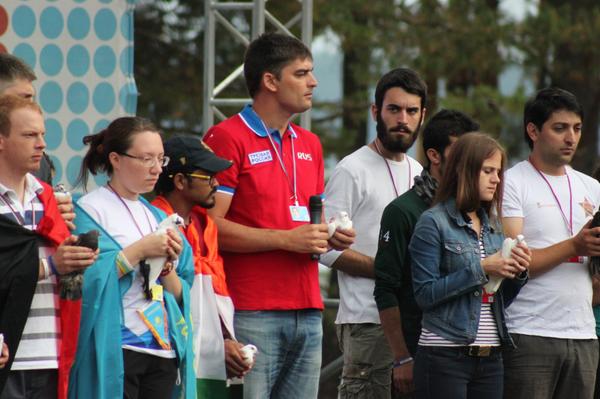 terrascientia's tweet photo. Память погибших в I мировой участники и гости #Seliger2014 #InterSeliger2014 почтили минутой молчания http://t.co/V2AeJJpHFx