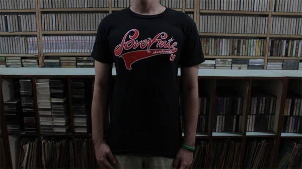 LNH Skateboards 
T-Shirts"LNH Baseball Font" 
Available Size:M/L/XL/XXL
Come to our pit stop or order to 082182464840