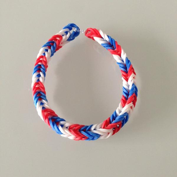 Bracelet loom® en élastique #densjewels #braceletloom #braceletelastique #loomfra
facebook.com/dens.jewels60