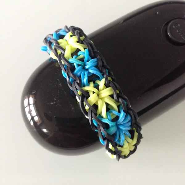 Bracelet loom® en élastique #densjewels #braceletloom #braceletelastique #braceletflower
facebook.com/dens.jewels60