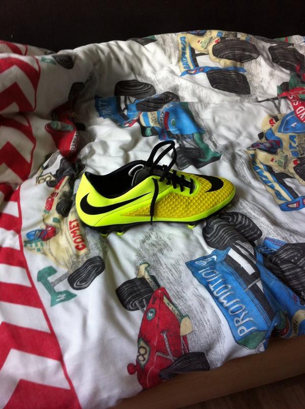 010_RICK's tweet image. Nieuwe voetbalschoenen