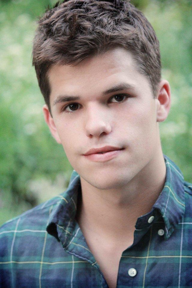 HAPPY 26TH BIRTHDAY MAX CARVER!!!!!!! :3 <3  