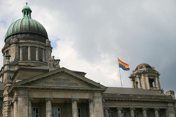 Der Weg ist noch lang und es ist nur eine Geste... aber immerhin eine schöne. #Beflaggung #OLGHamburg #gaypride2014