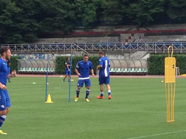 MarcoBovicelli's tweet photo. @gonzabergessio già in campo al #Mugnaini : le foto #Sampdoria #Bergessio #Genova #News http://t.co/FRyw1OASob