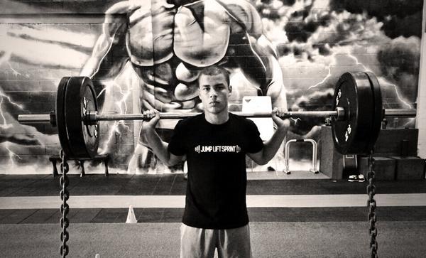 ROADTOPRO's tweet image. S/O to @jumpliftsprint for the t shirt! Go check out his blog and profile. Speed squats!