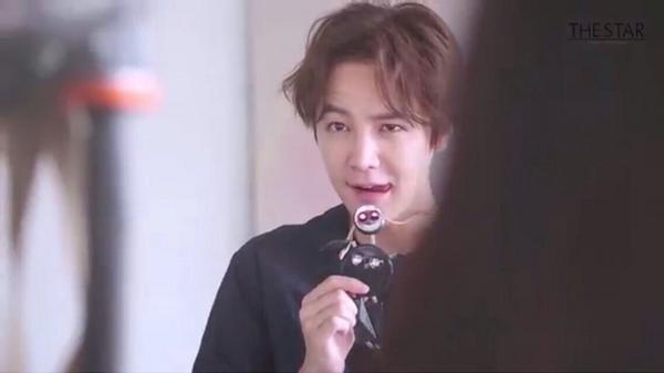 jkskyoko's tweet photo. THE STAR http://t.co/wGi02J6Kd0