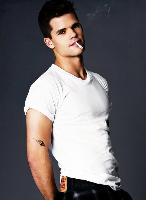 Happy Birthday to Max Carver! *0* 