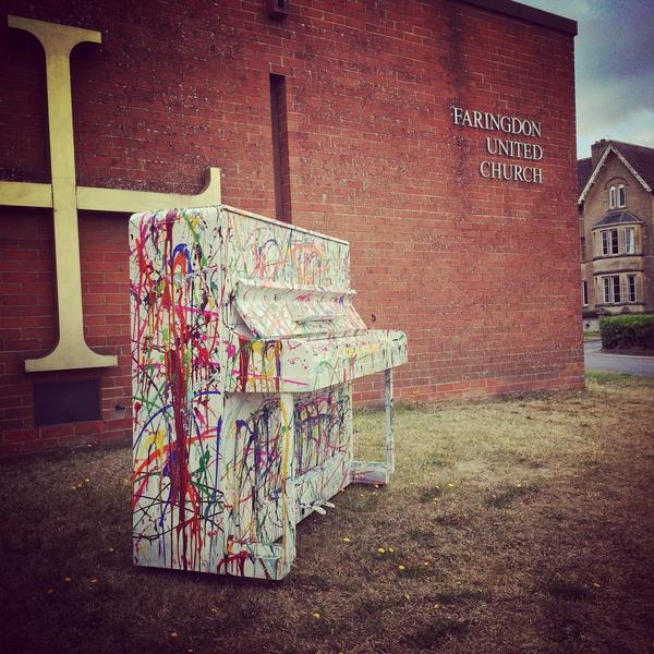 CotswoldTV's tweet image. @faringdonpianos @PumpHseProject spread beautifully up cycled painted pianos by the community across Faringdon