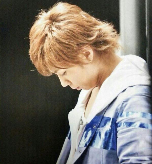 kis_ktym_9's tweet photo. €

.

  寂しいなら 傍にいてやる
       欲しいなら くれてやる
               偽りの愛で いいなら

.

.

     リバ  束縛 嫉妬 独占 無愛想

     RT   ≒   F http://t.co/y2pHALnQu7