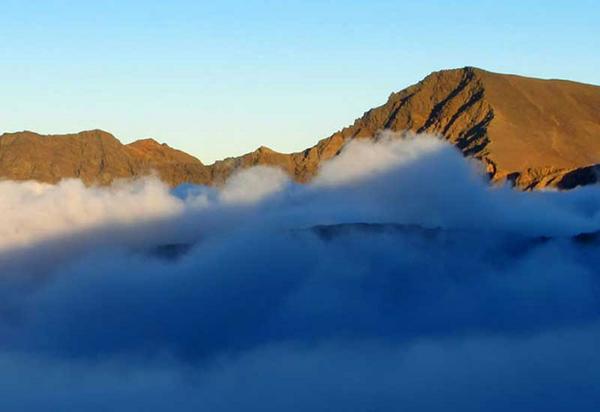 websierranevada's tweet photo. Amanecer desde el Veleta. Sensaciones en #SierraNevada Mañana sábado, 2 de agosto. Reservas http://t.co/gAkb4W4Lr6 http://t.co/kb0M7HYPxh