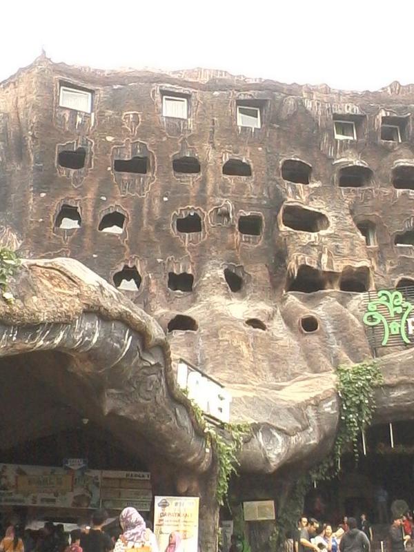 junaedi8145's tweet photo. Museum jatim...... i like and love http://t.co/p5G6YqCMzV