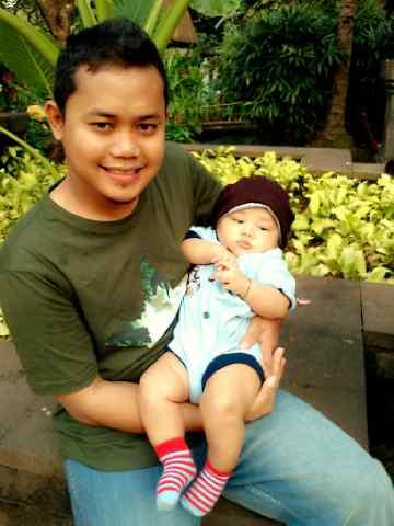 Hesty_Utama's tweet photo. Ayah ma daffa http://t.co/7eIVzLZBz7