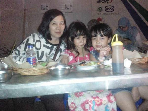 Mampir dl ya mkn kesukaan salwa nasi goreng jg tasya, hm yummy