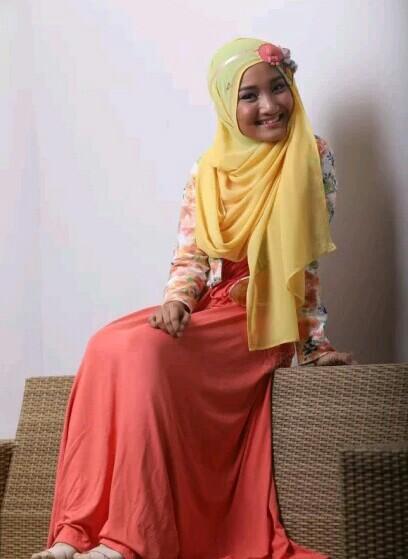 Via <a href="/VemaleDotcom/">VemaleDotCom</a>: Happy Birthday Fatin Shidqia Lubis! >> bit.ly/XaJfoO :-) #HappySweetEighteenFatin