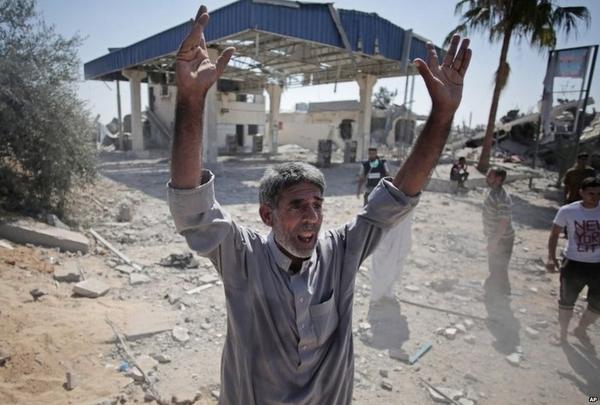 BBCWorld's tweet photo. Images of devastation as violence in #Gaza resumed after truce collapse http://t.co/NGjLX51Vbz http://t.co/TJSuo3LLq2