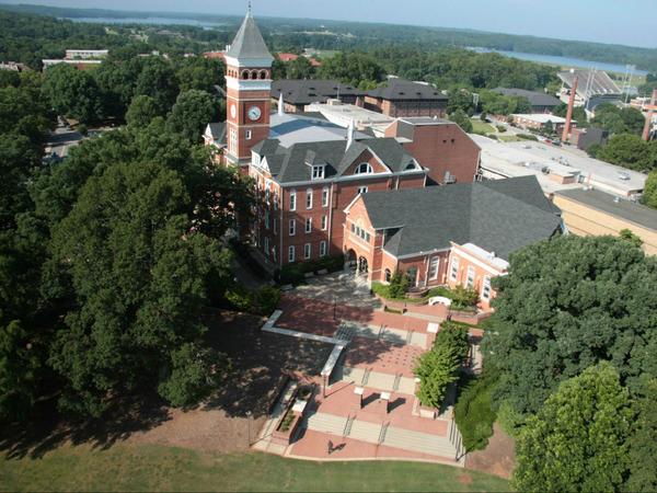 TigertownBound's tweet photo. Future Tigers, today is the day! Our Fall 2015 application is now available online.  #Clemson19 #TigerTownBound http://t.co/j8sAUGQMCs