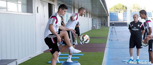 realmadrid's tweet photo. James, Varane y Benzema se incorporan a los entrenamientos en la Ciudad Real Madrid http://t.co/gIe5xsqotB http://t.co/zgcI1VV8Ti