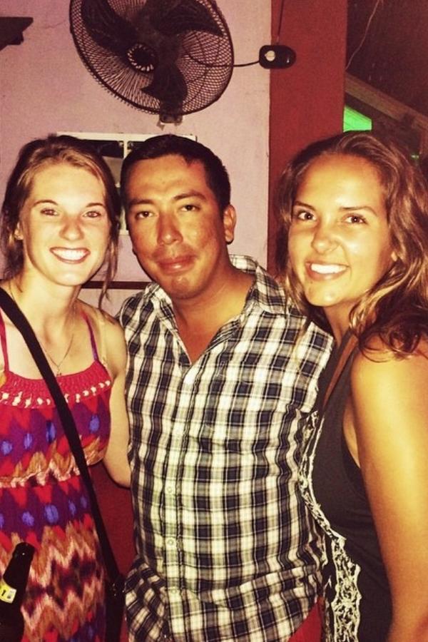 MicaylaJoy's tweet photo. Last night in San Cristobal! Headed to Quito today #Gucci #IguanaRock @emily_hodo http://t.co/W6iLcznDBP