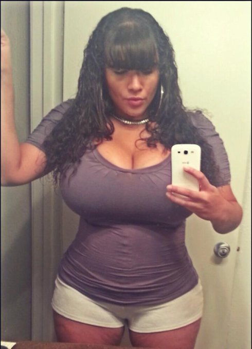 SELENA STAR XXX’s pics and videos