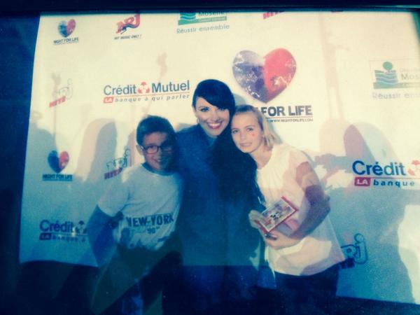 TaraMcDonaldTV's tweet photo. “@leoteamtal: @TaraMcDonaldTV 
Do you remember our photo at night for life's concert in 2012? I love you xxxx http://t.co/OQCg5zh3Z2”😘yes!❤️