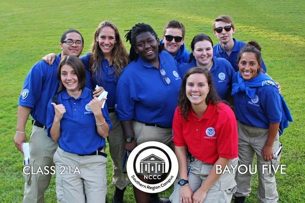 RodS_CYRecruits's tweet photo. Check out @CityYear Alum @AshleyD_CYCO getting things done for America w/ her new @AmeriCorpsNCCC FEMA Corps team! http://t.co/XhzVfPvTEY