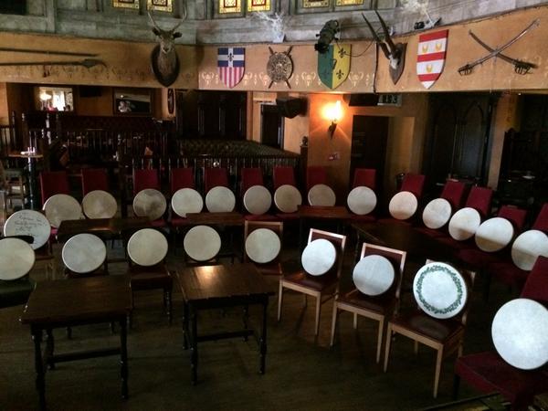 Failte_Ireland's tweet photo. Visitors will love this.. #Bohran #Kilkenny @kytelers: RT 44x drummers #bodhransession http://t.co/qsmldoLmEm @miriamdonohoe @poloconghaile