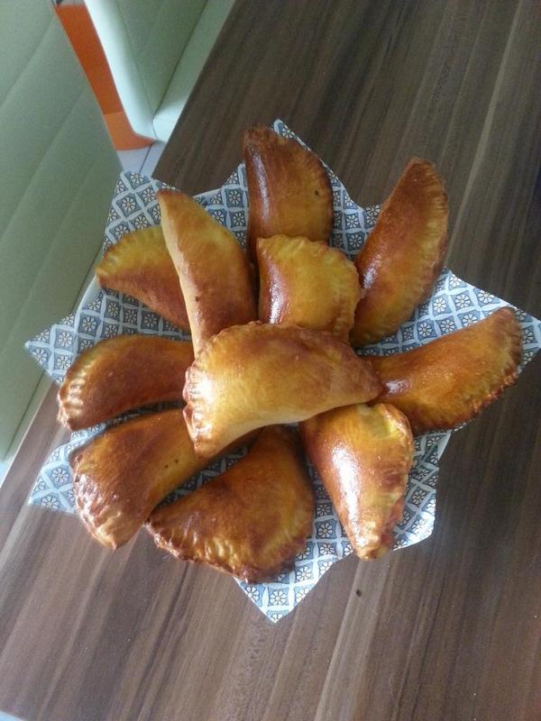 annee1980's tweet photo. Empanadas! http://t.co/Bp5UxfkMlj