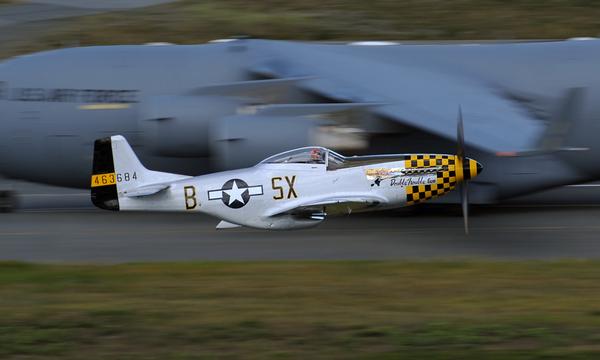 Us Mission To Nato World War Ii Era P 51d Mustang Fighter In Front Of Us Air Force C 17 Globemaster Iii Joint Base Elmendorf Richardson Http T Co 2ifmtoqbse