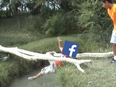 Muschelschloss's tweet photo. #Facebook is #down RT @rondober_: #CaeFacebook #facebookdown http://t.co/t6MZb4tz9U