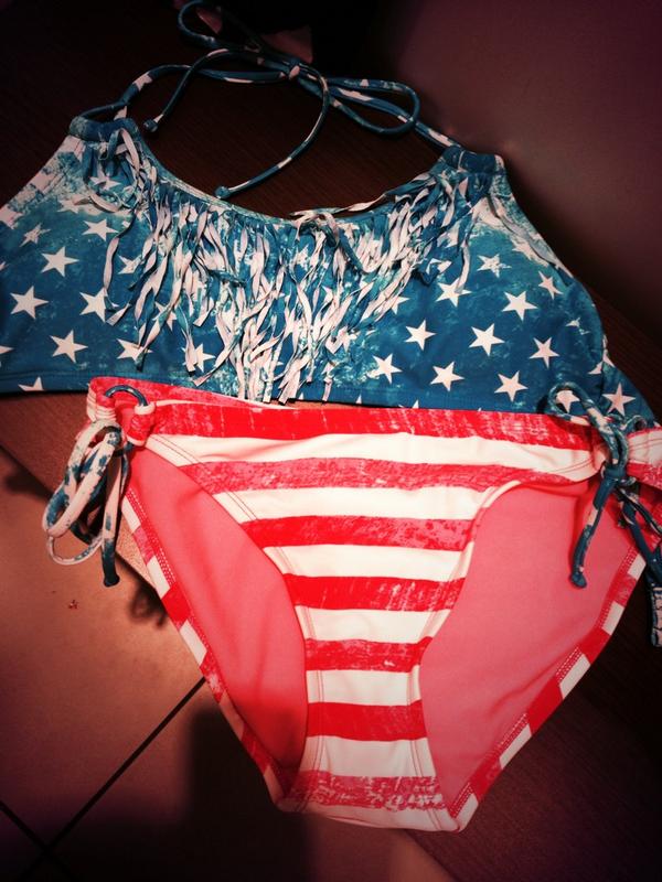 tuckergirl's tweet photo. This Canadian bought a little piece of 'Merica today. #causemerica 🇺🇸 http://t.co/s8DLEoLMhl