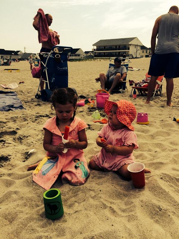 mduggan10's tweet photo. On the beach all day today with a bunch of my favorites. Especially these little two munchkins. #sandypopsicles http://t.co/ItyqOTTBgj