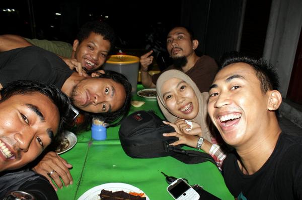 Alhamdulilahh... Ditemani Rawon Setann setelah Kelar #SafariRamadhanHondaNidji makasihh Genkkk!!!!