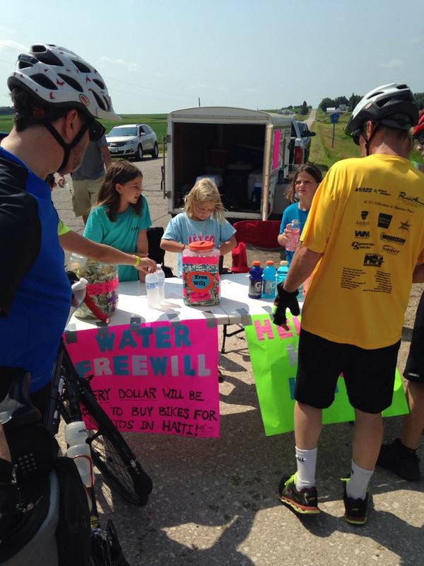 KyleMunson's tweet image. Stand hopes to raise $8k to buy 100 bikes for students to ride to school in Simonette, Haiti. #RAGBRAI #ragbrai2014