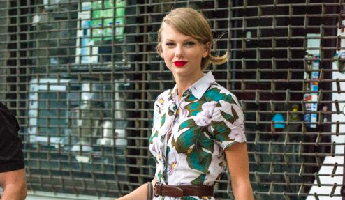 LipstiBE's tweet photo. Un #look #retro #chic comme Taylor Swift pour cet #été ? oui ou non ? http://t.co/HmSlGDyKO4 #style #fashion #mode http://t.co/rTIB99Uk6i