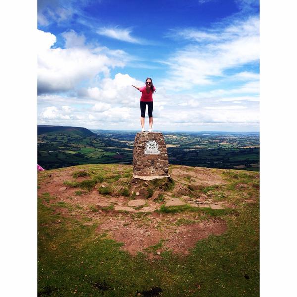 Lovely day mountain walking and beer gardening with <a href="/ffionelenjones/">Ffion Vardon</a> and <a href="/Jen_Brain/">Jen Brain</a> ❤️ #wanderlust