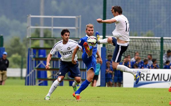 Inter_id's tweet photo. FOTO - Momen-momen dari Laga #Inter v Prato http://t.co/P8Qr595POp #IntPra #Pinzolo2014 #FCIM http://t.co/b2E2lndUvU