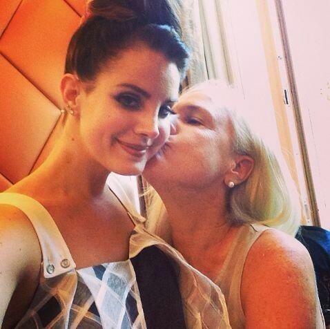 PatReactions's tweet image. #MTVHottest Lana Del Rey