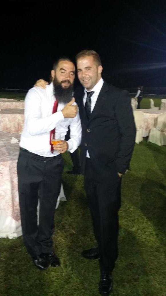 EDULERALTA's tweet photo. Con @patohkia en la boda de mi amigo isra y @upe_88 ,muy buena boda gracias y q seais muy felices besos 😚😚 http://t.co/ly5tuUfBzH