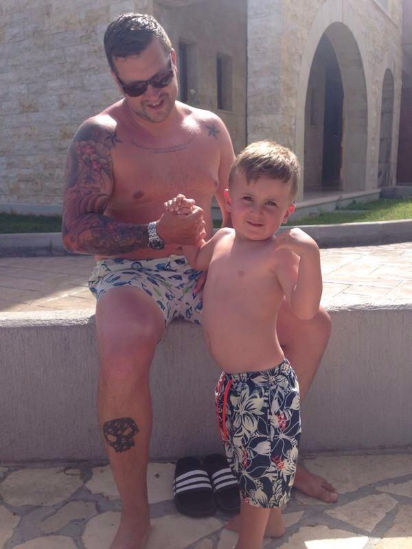 louismonaghan's tweet photo. My main man flexin. He's gona look after me! http://t.co/XmsEutgGQJ