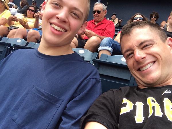 JimboHeis's tweet photo. @Pirates me and my boy Steve! #scoreboardpix http://t.co/LDJLtlWPdZ