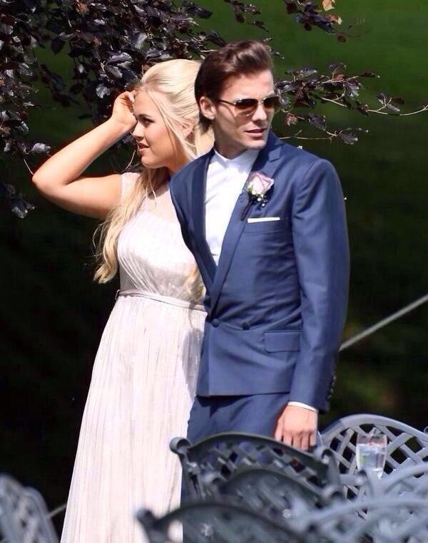 xZaynOwnsMe's tweet image. 4/5 IN SUITS IM NOT OKAY

HOW CAN I BE OK

WHO CAN BE OK

#MTVHottest One Direction